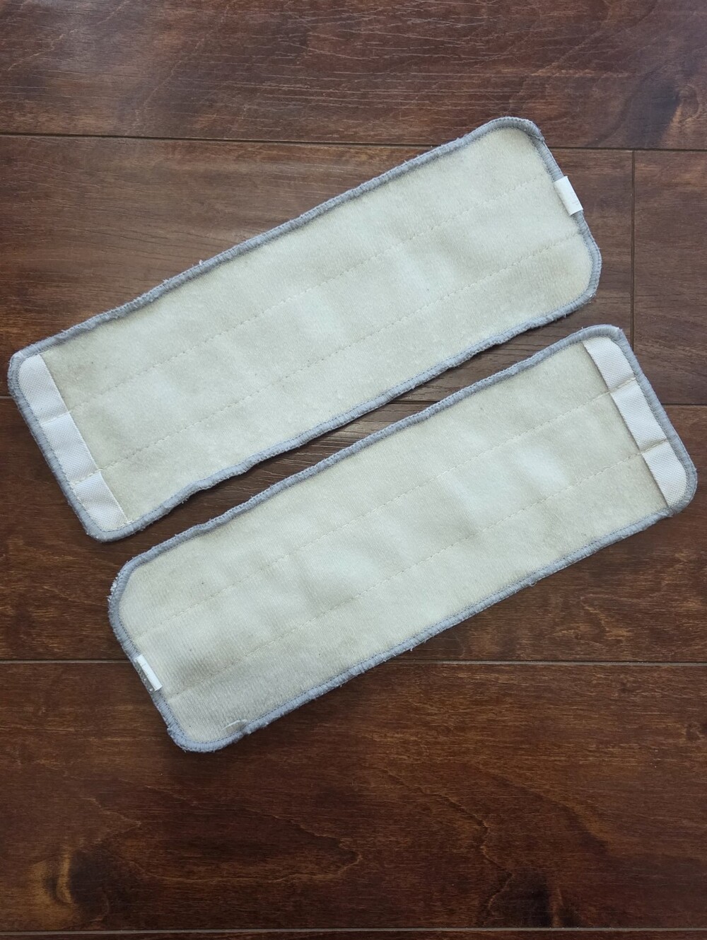 Grove Collaborative Gray Microfiber Flat Mop Replacement Pads Pack of 2 - Picture 2 of 5